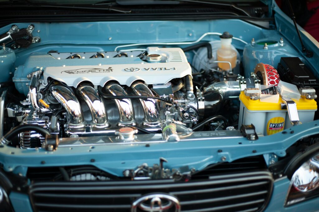 Why Engine Loses Power When Accelerating Uphill – 10 Common Causes Meta Description: Learn why your engine loses power when accelerating uphill, including fuel system issues, clogged filters, turbo failure, transmission problems, and practical fixes.